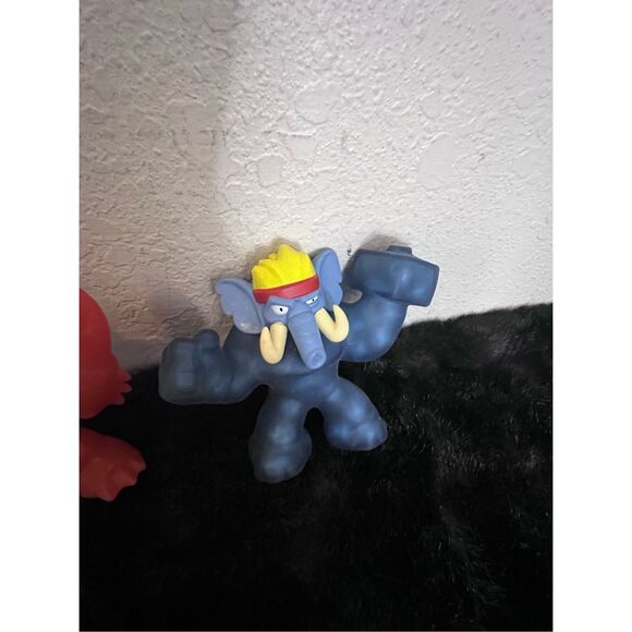 Heroes of GOO jit zu lot  Elephant ,  Lobster action figures - Picture 3 of 4